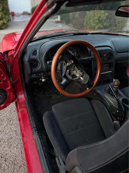 1994 Mazda NA MX-5 Miata - Image 9 of 12