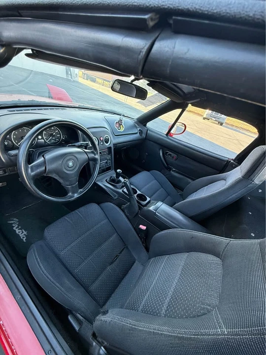 1994 Mazda NA MX-5 Miata - Image 17 of 17