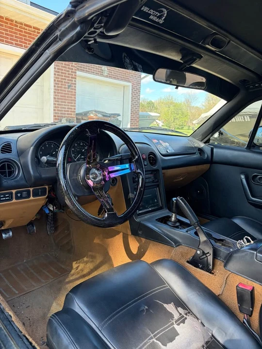 1994 Mazda NA MX-5 Miata - Image 5 of 8