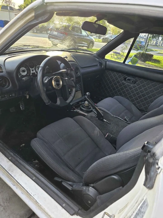 1994 Mazda NA MX-5 Miata - Image 5 of 8