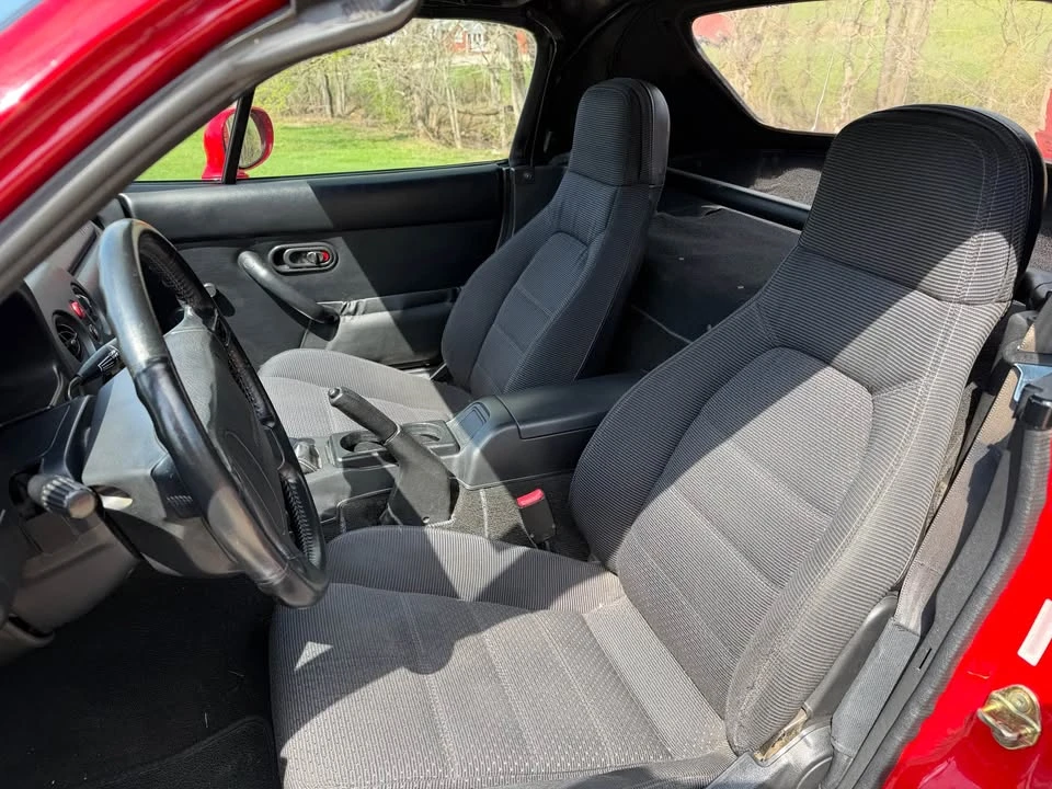 1994 Mazda NA MX-5 Miata - Image 9 of 18