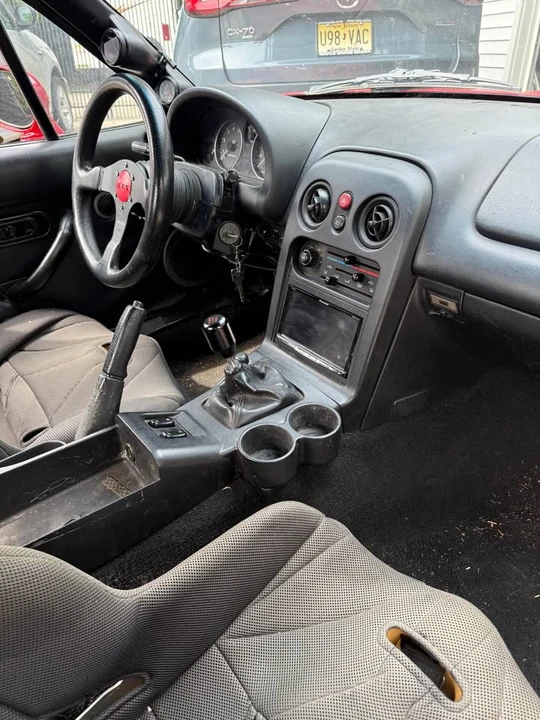 1994 Mazda NA MX-5 Miata - Image 8 of 15