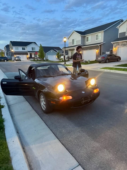 1994 Mazda NA MX-5 Miata - Image 2 of 2