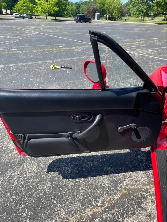 1994 Mazda NA MX-5 Miata - Image 12 of 19
