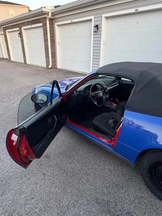 1994 Mazda NA MX-5 Miata - Image 9 of 18
