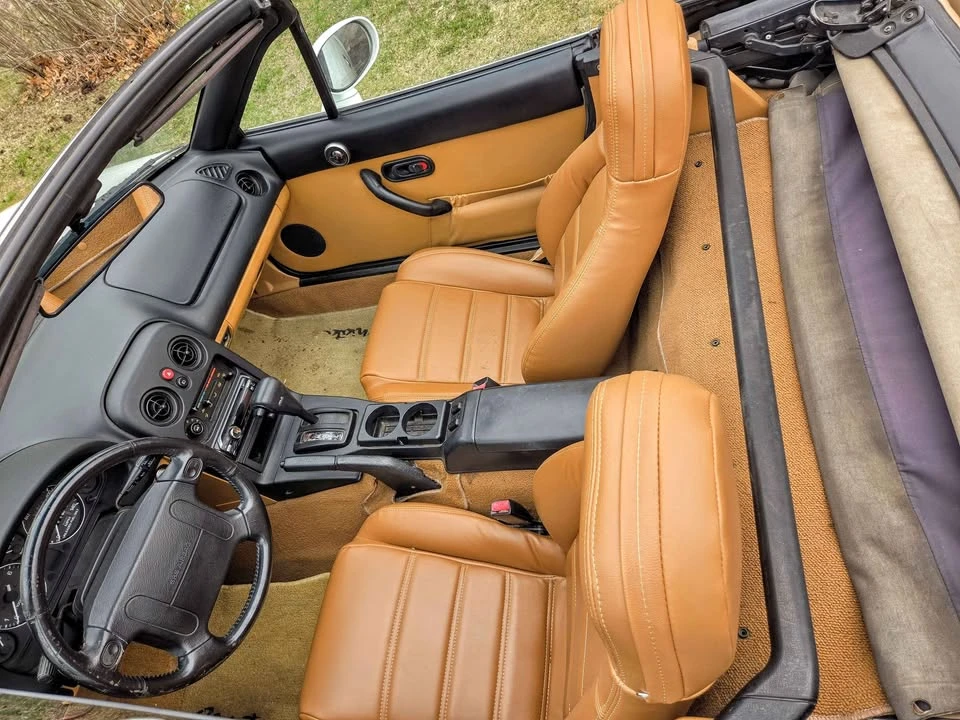 1994 Mazda NA MX-5 Miata - Image 6 of 7