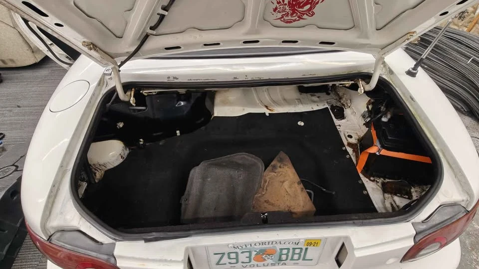 1994 Mazda NA MX-5 Miata - Image 10 of 11