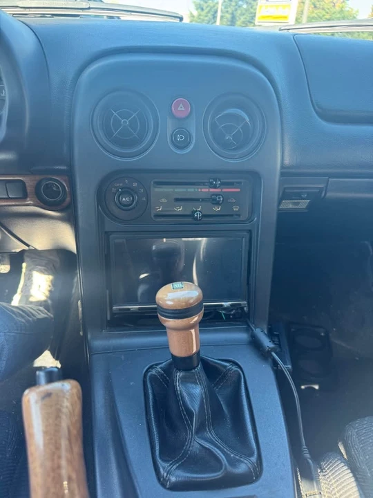 1994 Mazda NA MX-5 Miata - Image 8 of 11