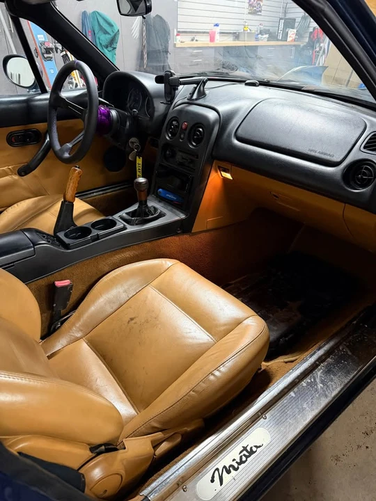 1994 Mazda NA MX-5 Miata - Image 13 of 17