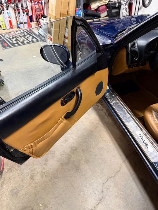 1994 Mazda NA MX-5 Miata - Image 9 of 17