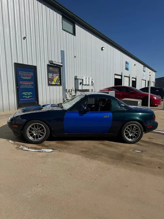1994 Mazda NA MX-5 Miata - Image 4 of 10