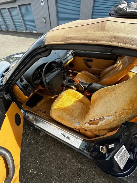 1994 Mazda NA MX-5 Miata - Image 5 of 6