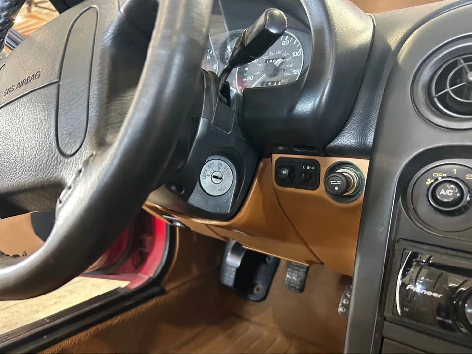 1994 Mazda NA MX-5 Miata - Image 13 of 17