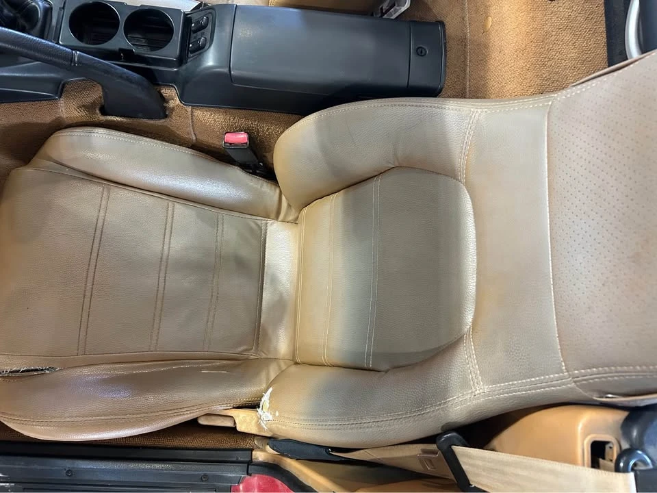 1994 Mazda NA MX-5 Miata - Image 16 of 17
