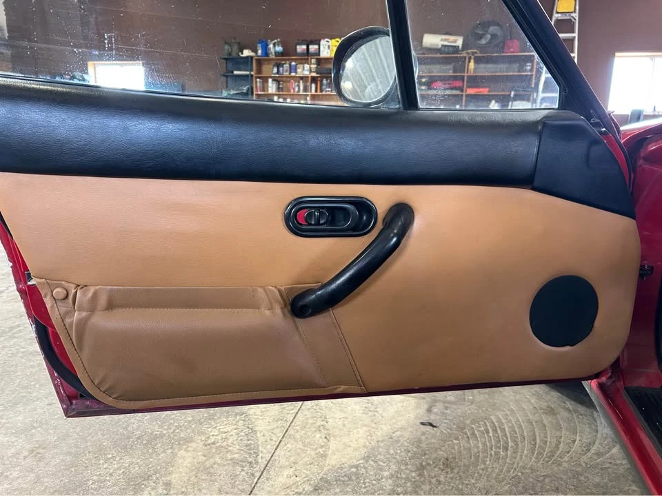 1994 Mazda NA MX-5 Miata - Image 11 of 17