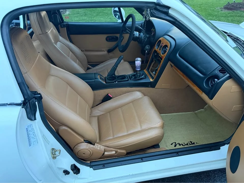 1994 Mazda NA MX-5 Miata - Image 17 of 20