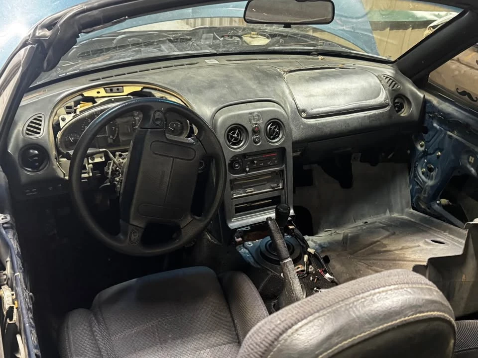 1994 Mazda NA MX-5 Miata - Image 5 of 7