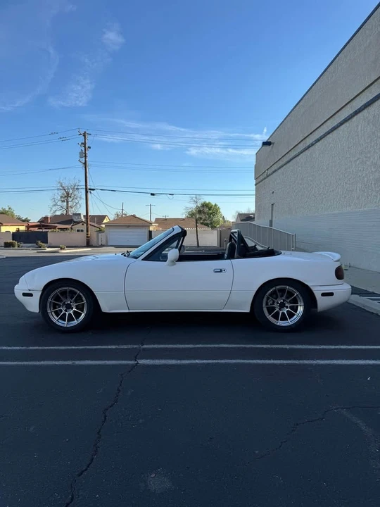 1994 Mazda NA MX-5 Miata - Image 17 of 20