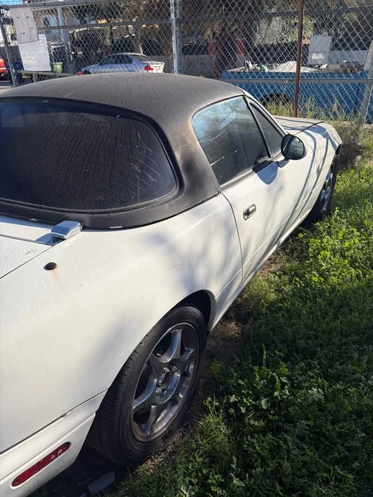 1994 Mazda NA MX-5 Miata - Image 2 of 12