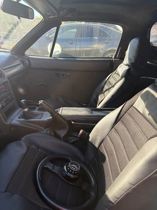 1994 Mazda NA MX-5 Miata - Image 11 of 12