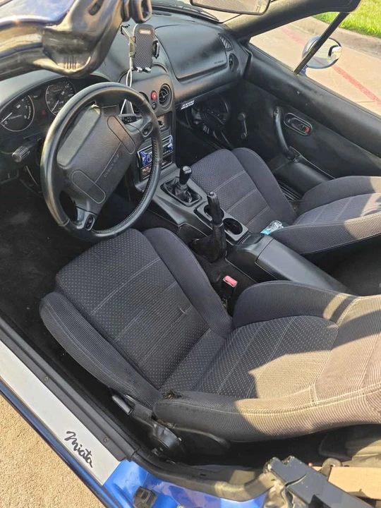 1994 Mazda NA MX-5 Miata - Image 5 of 5