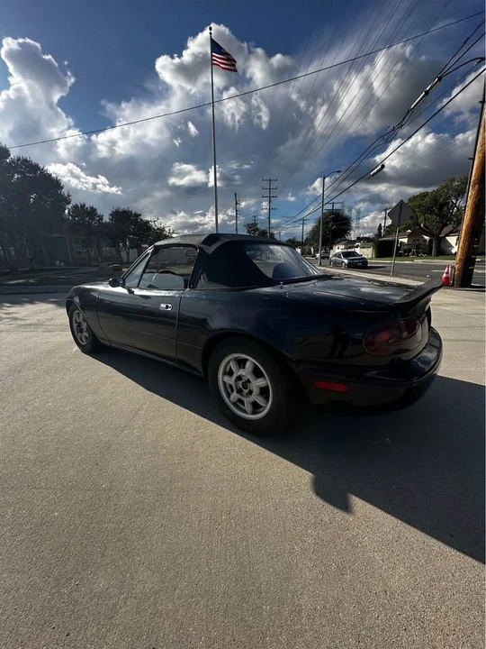 1994 Mazda NA MX-5 Miata - Image 5 of 8
