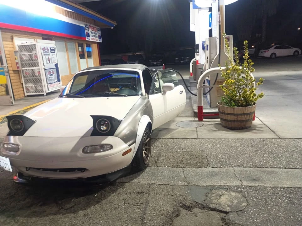 1994 Mazda NA MX-5 Miata - Image 5 of 7