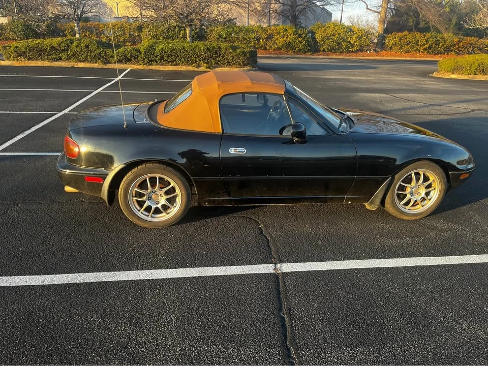1994 Mazda NA MX-5 Miata - Image 5 of 12