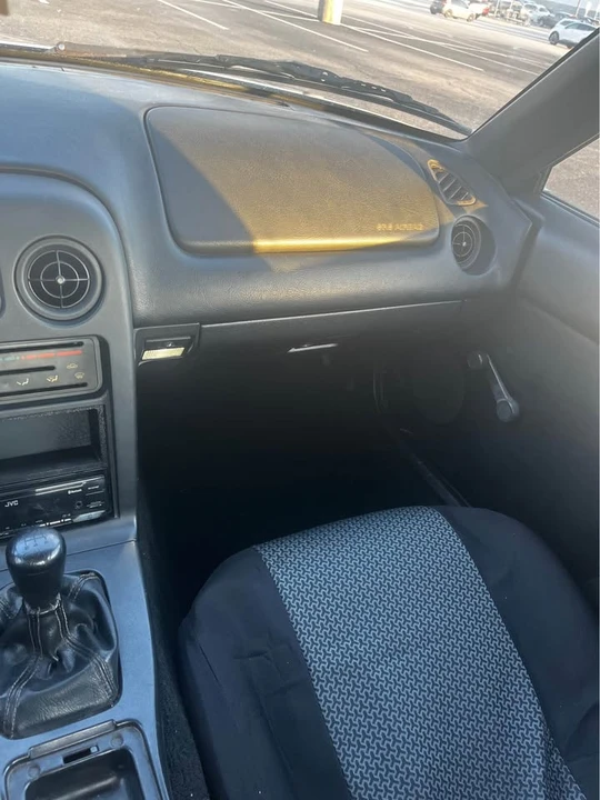 1994 Mazda NA MX-5 Miata - Image 9 of 12