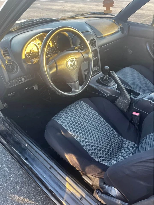 1994 Mazda NA MX-5 Miata - Image 7 of 12