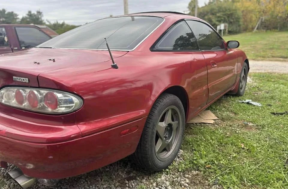 1994 Mazda MX-6 2nd Gen - Image 4 of 4