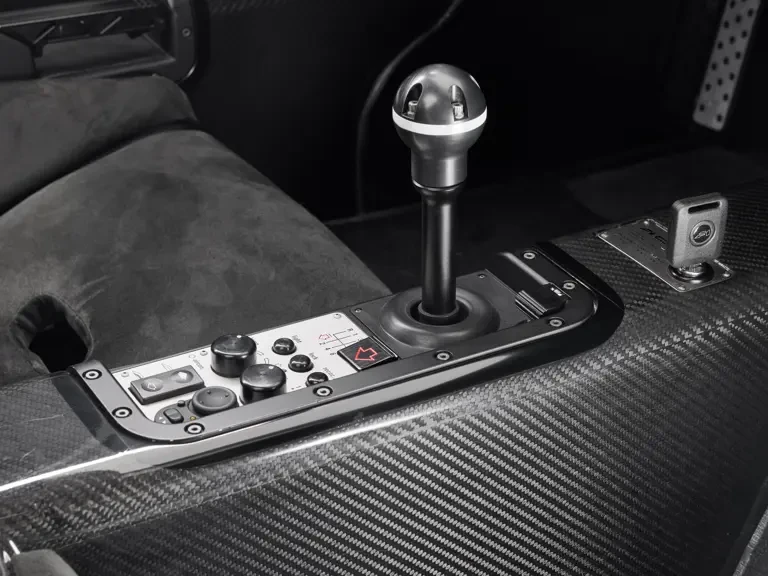 1994 McLaren F1 - Image 18 of 31