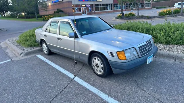 1994 Mercedes-Benz 300D Sedan 4D