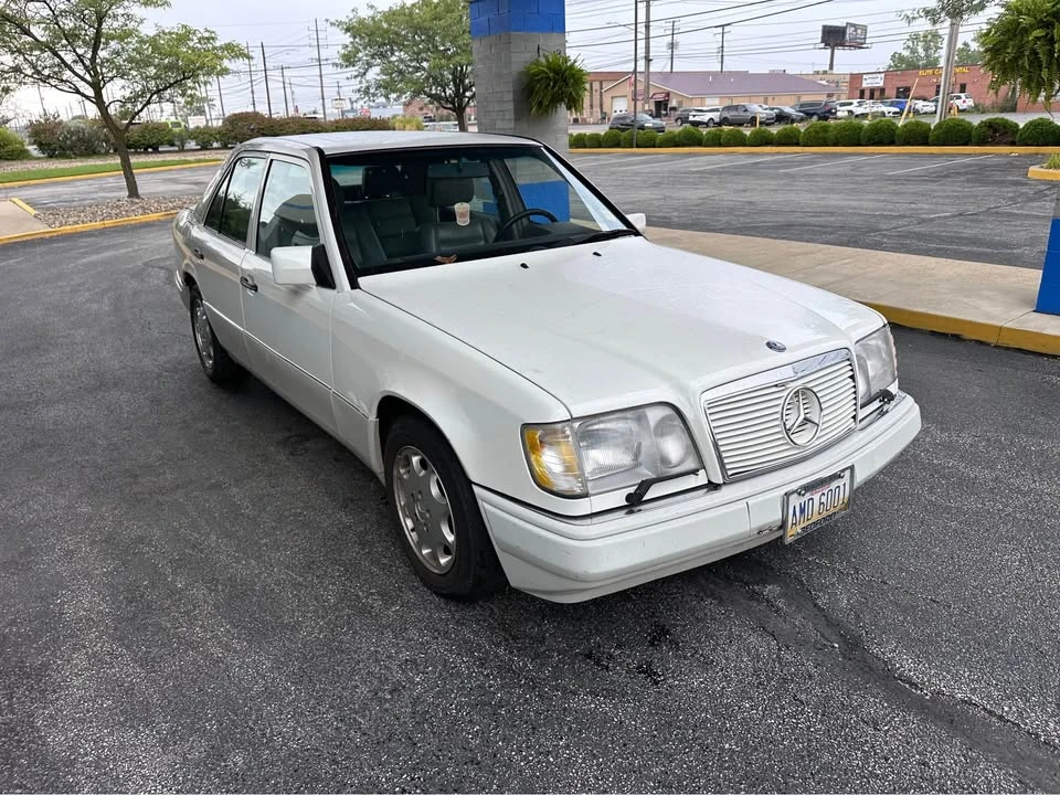 1994 Mercedes-Benz W124 E-Class - Image 2 of 11