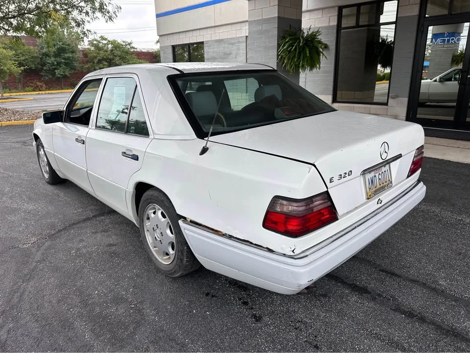 1994 Mercedes-Benz W124 E-Class - Image 3 of 11