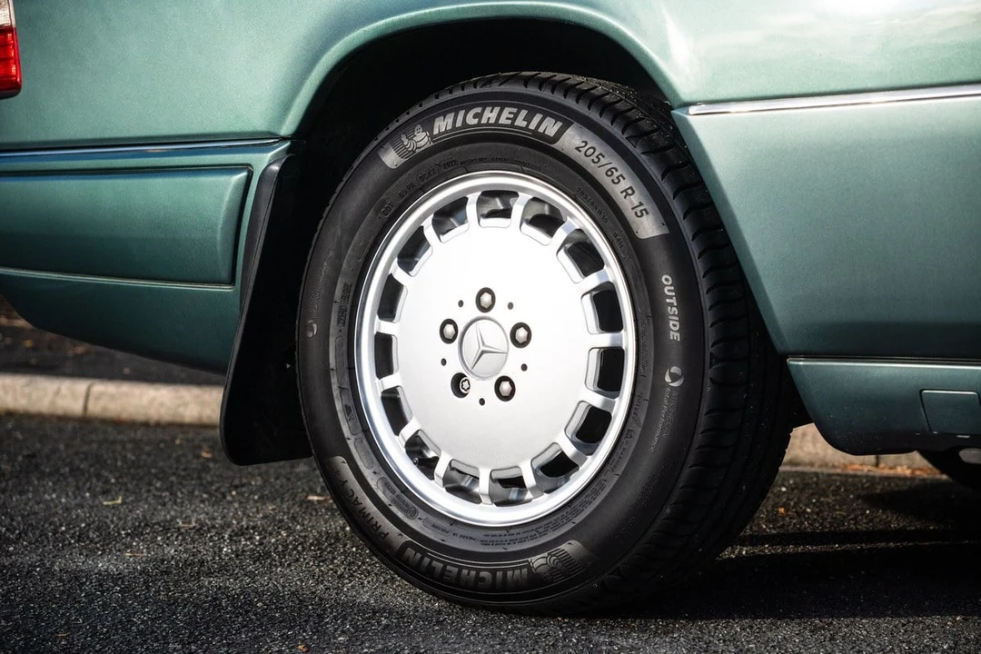1994 Mercedes-Benz W124 E-Class - Image 17 of 30