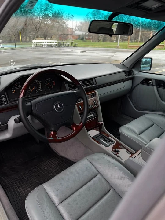 1994 Mercedes-Benz 500E & E500 - Image 9 of 11
