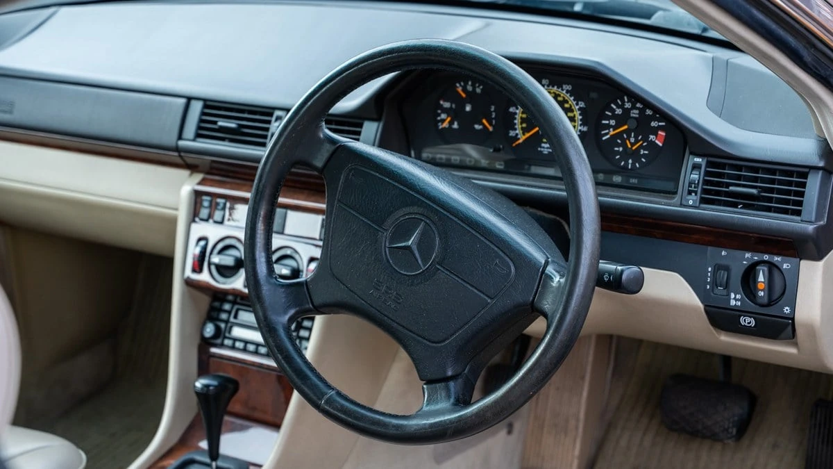 1994 Mercedes-Benz W124 E-Class - Image 15 of 30