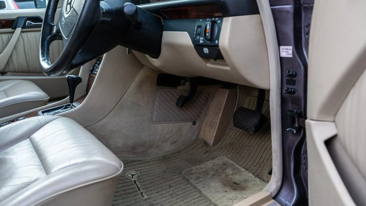 1994 Mercedes-Benz W124 E-Class - Image 18 of 30