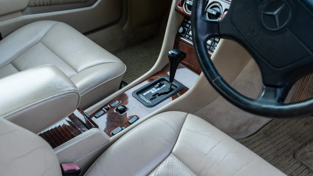 1994 Mercedes-Benz W124 E-Class - Image 22 of 30