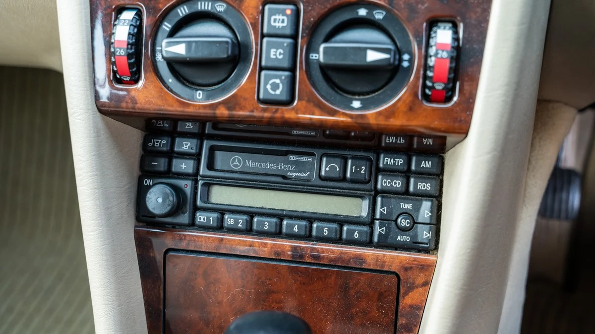 1994 Mercedes-Benz W124 E-Class - Image 25 of 30