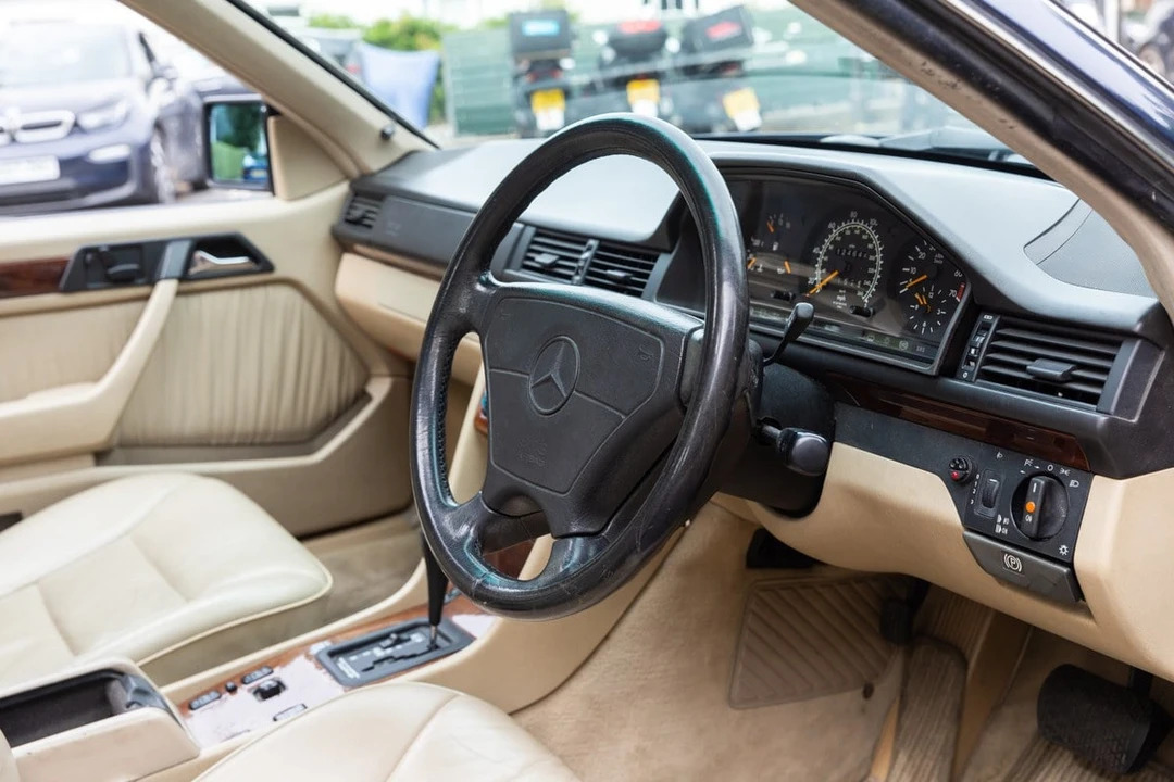 1994 Mercedes-Benz W124 E-Class - Image 25 of 30