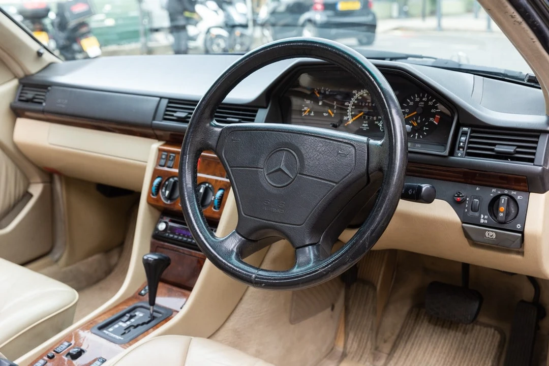 1994 Mercedes-Benz W124 E-Class - Image 26 of 30