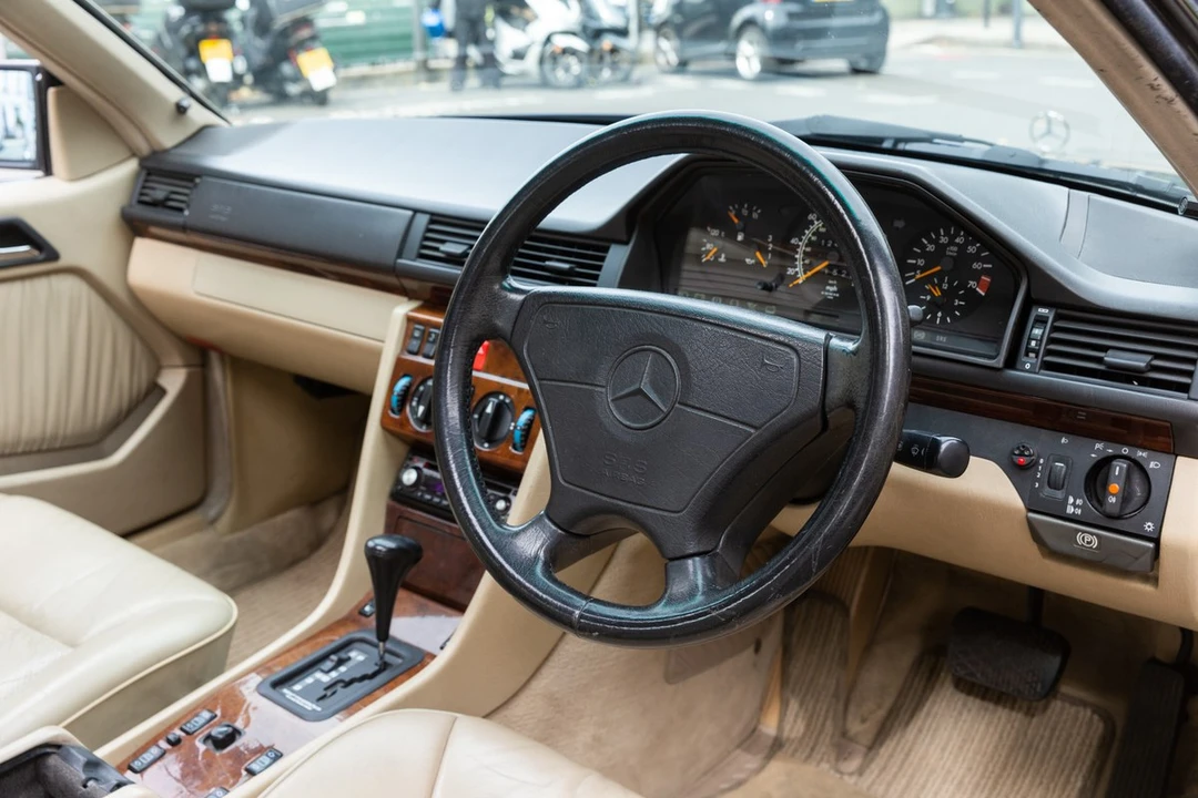 1994 Mercedes-Benz W124 E-Class - Image 24 of 30