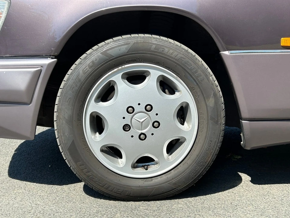 1994 Mercedes-Benz W124 E-Class - Image 17 of 30