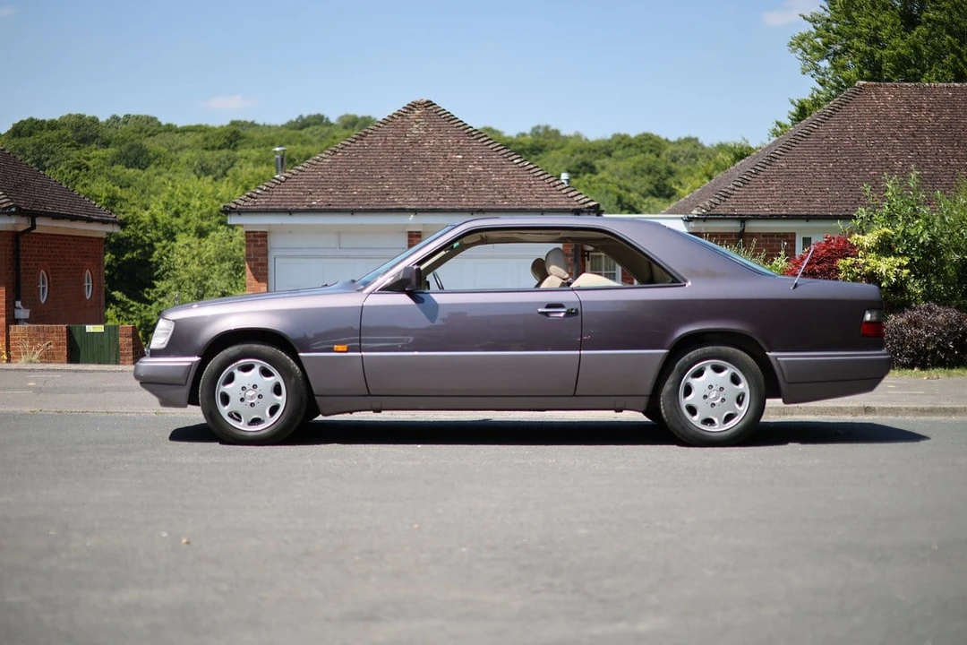 1994 Mercedes-Benz W124 E-Class - Image 13 of 30