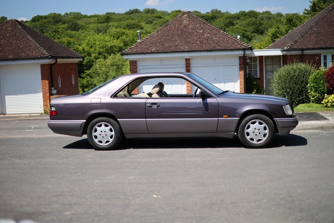 1994 Mercedes-Benz W124 E-Class - Image 11 of 30