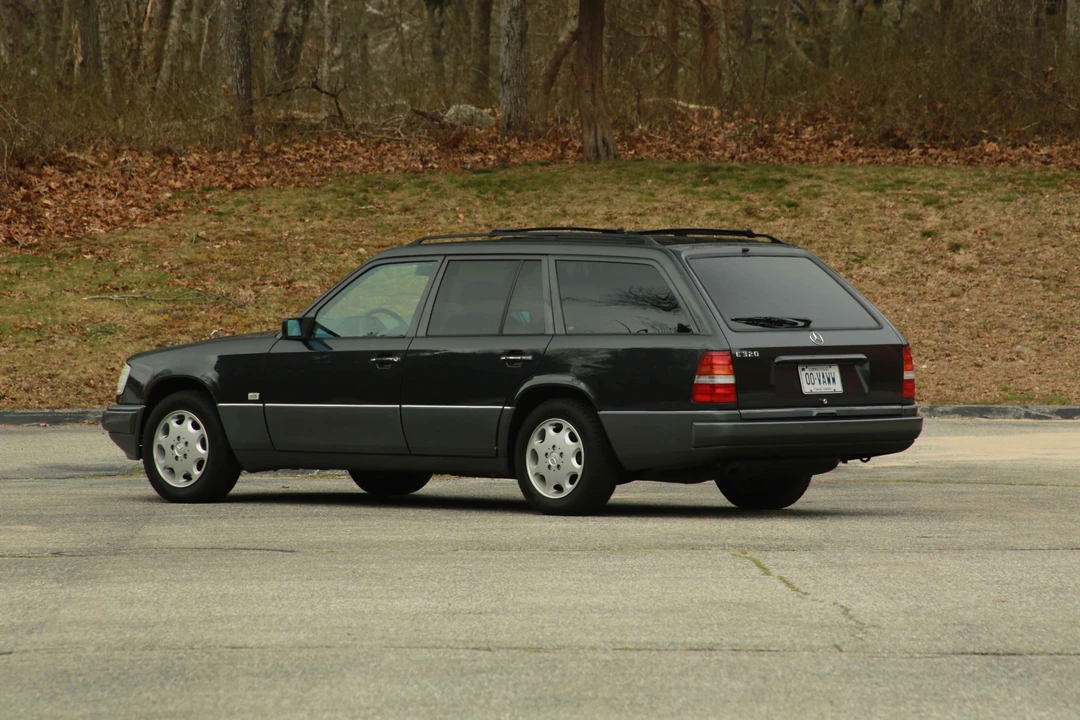 1994 Mercedes-Benz W124 E-Class - Image 2 of 31