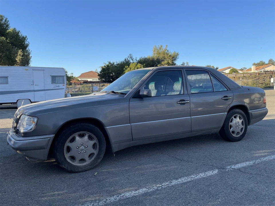 1994 Mercedes-Benz W124 E-Class - Image 2 of 13