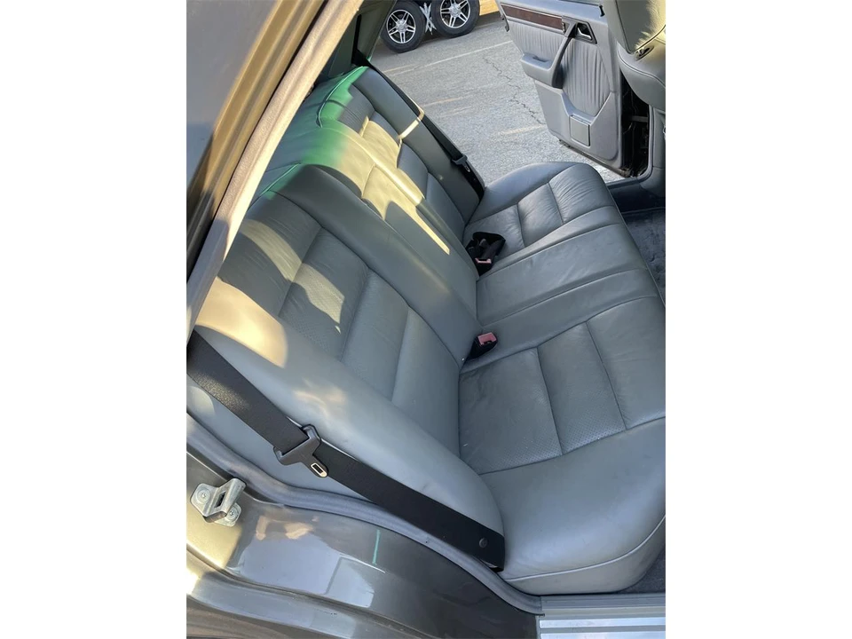 1994 Mercedes-Benz W124 E-Class - Image 9 of 13